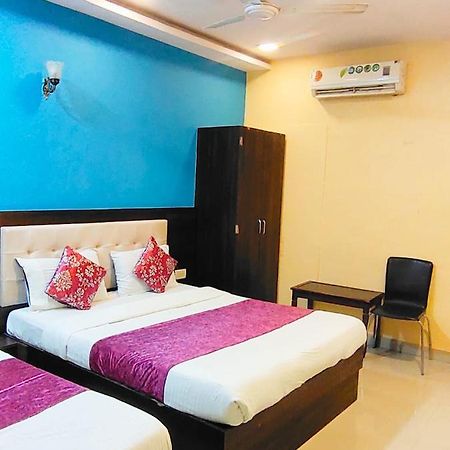 Hotel Golden Galaxy - Santacruz East มุมไบ ภายนอก รูปภาพ