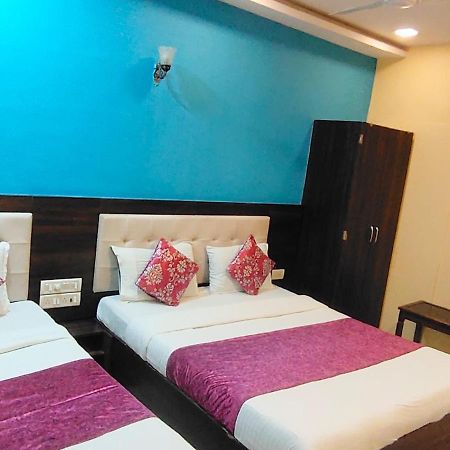 Hotel Golden Galaxy - Santacruz East มุมไบ ภายนอก รูปภาพ