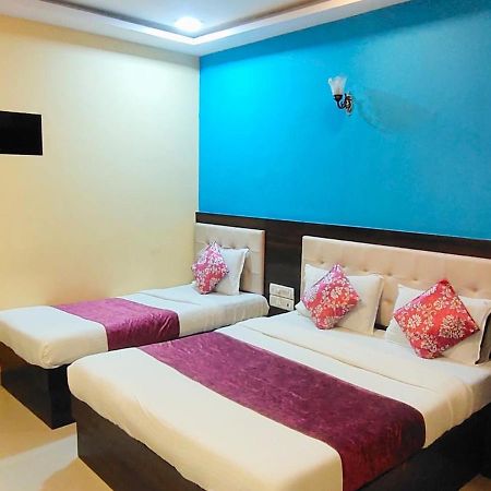 Hotel Golden Galaxy - Santacruz East มุมไบ ภายนอก รูปภาพ