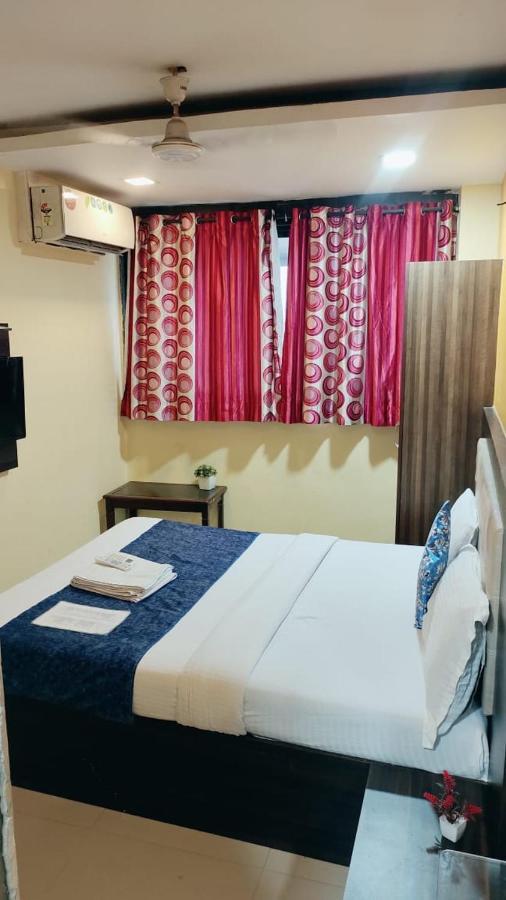 Hotel Golden Galaxy - Santacruz East มุมไบ ภายนอก รูปภาพ