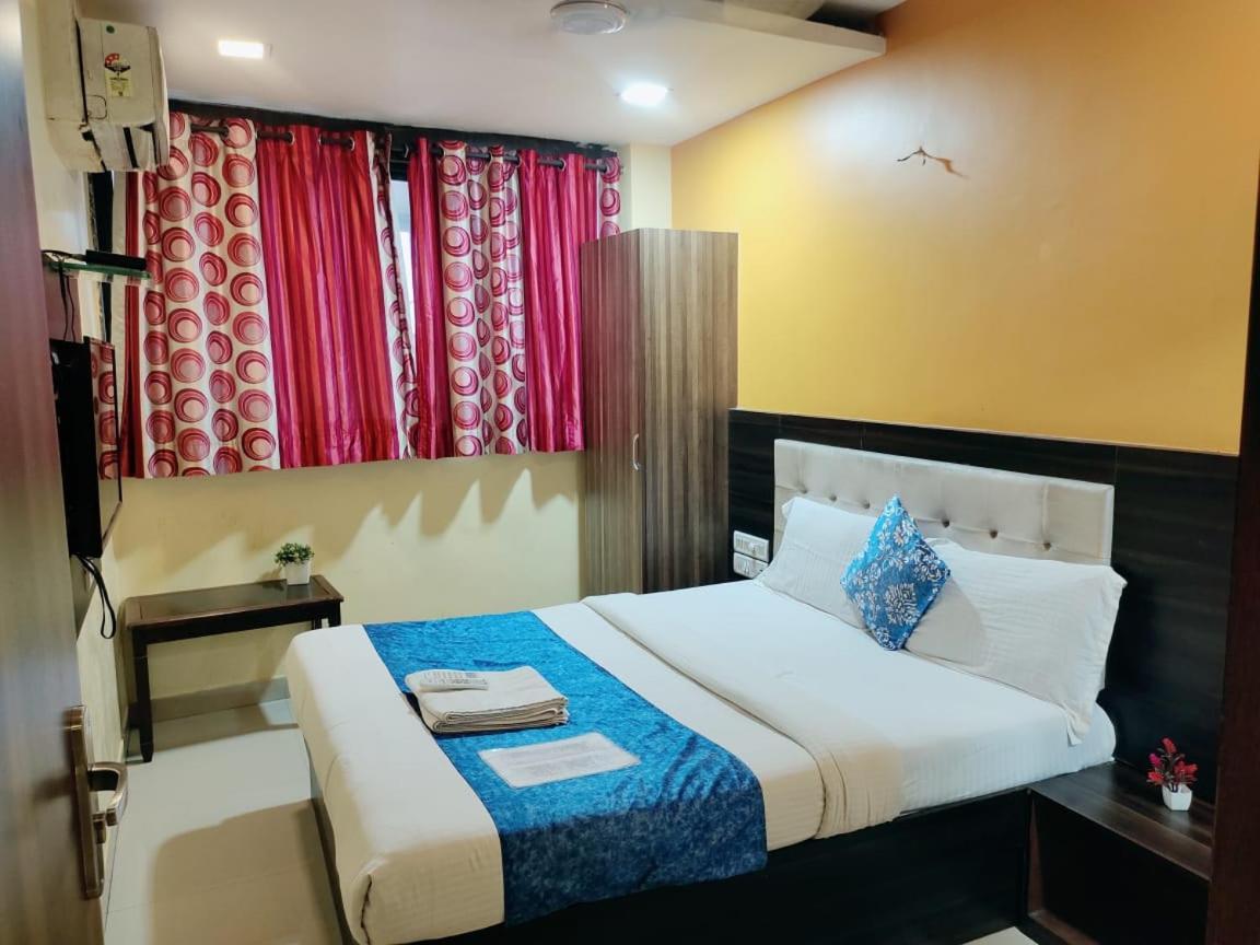 Hotel Golden Galaxy - Santacruz East มุมไบ ภายนอก รูปภาพ