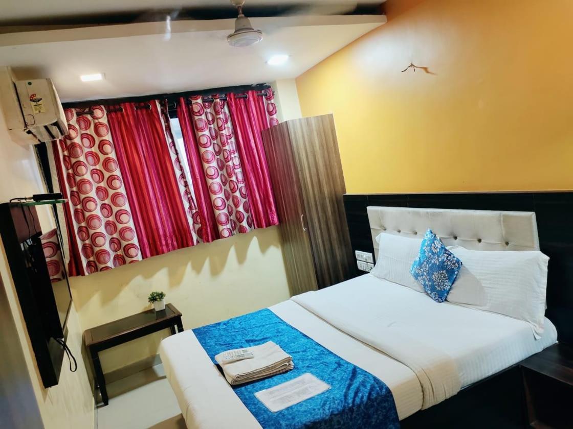 Hotel Golden Galaxy - Santacruz East มุมไบ ภายนอก รูปภาพ