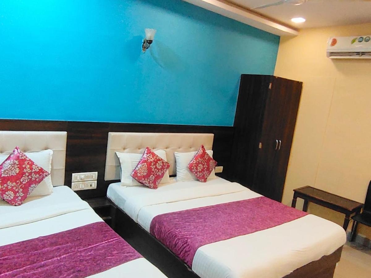 Hotel Golden Galaxy - Santacruz East มุมไบ ภายนอก รูปภาพ