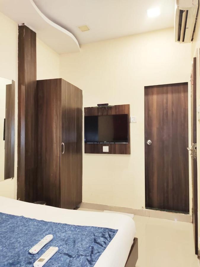 Hotel Golden Galaxy - Santacruz East มุมไบ ภายนอก รูปภาพ