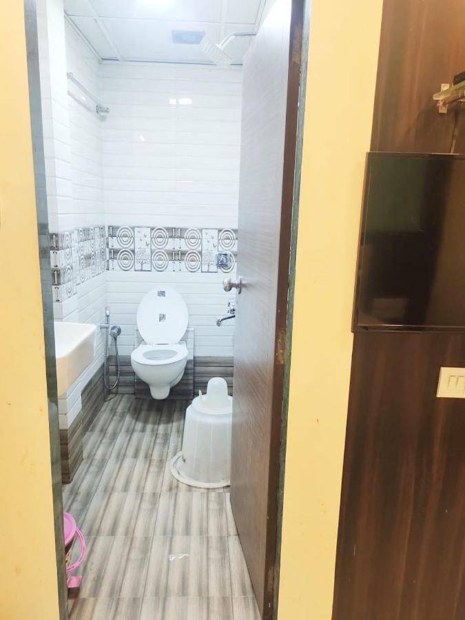 Hotel Golden Galaxy - Santacruz East มุมไบ ภายนอก รูปภาพ