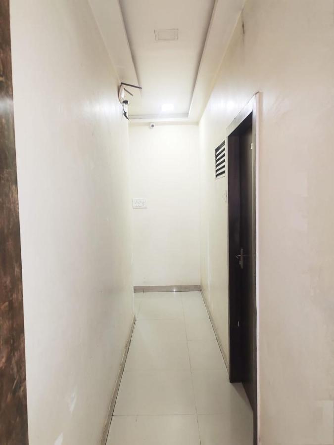 Hotel Golden Galaxy - Santacruz East มุมไบ ภายนอก รูปภาพ